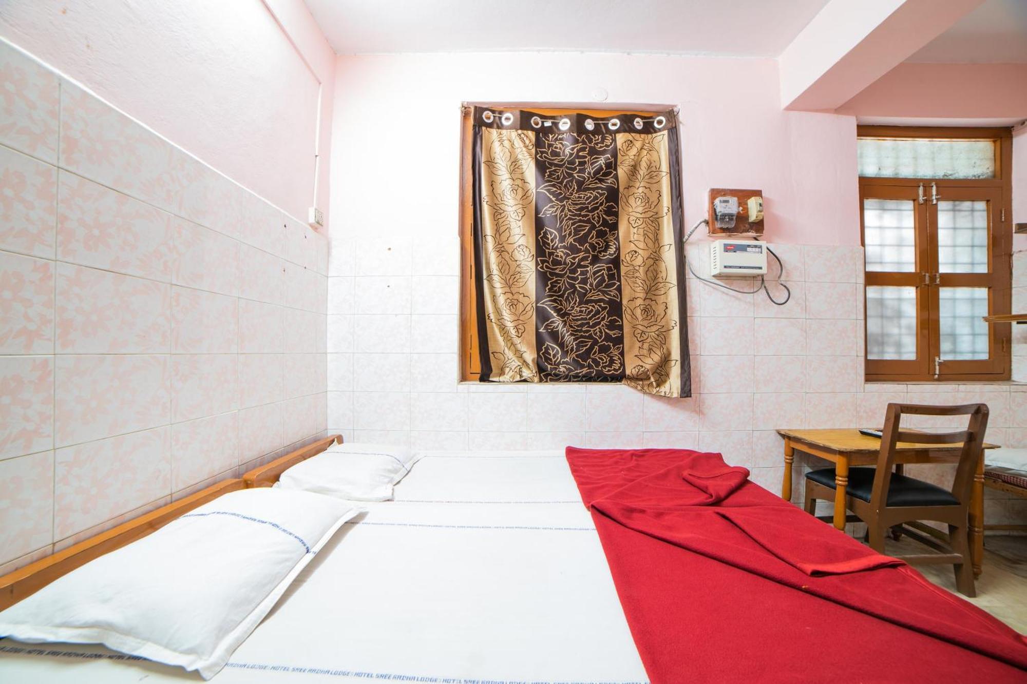 Hotel O Sree Radha Lodge Near Snow World Secunderabad Exterior photo